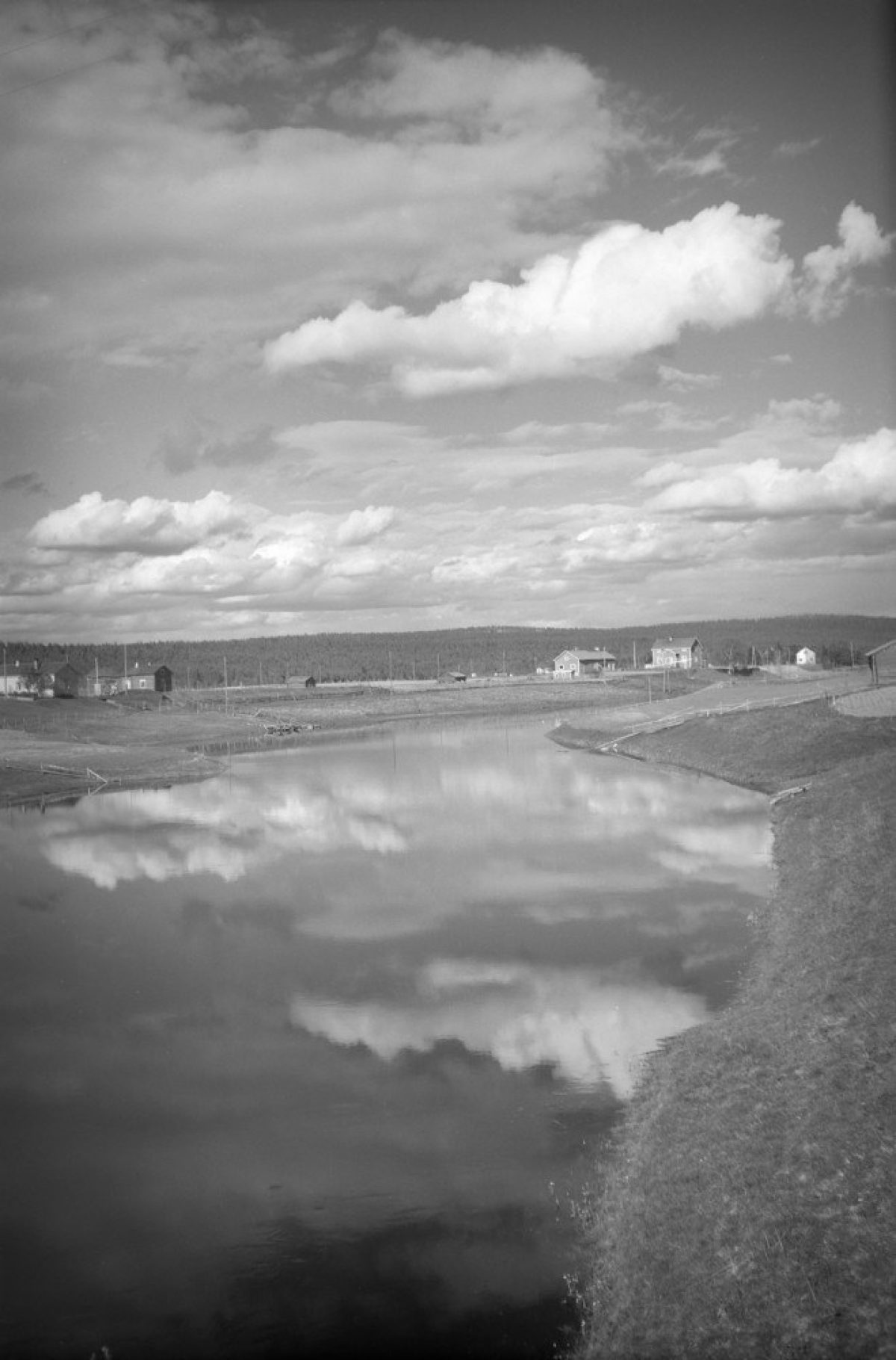 Clouds above the Rovaniemi rural commune, 20 June 1951. Photo: Matti Poutvaara, Historical Picture Collection, Finnish Heritage Agency