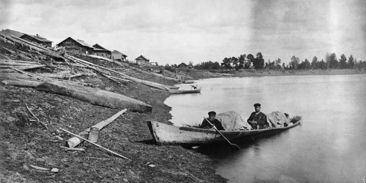 Downstream of the River Lozva, on the way back from the Perm region (cropped image). Photo: Artturi Kannisto 1903 / Picture Collections of the Finnish Heritage Agency